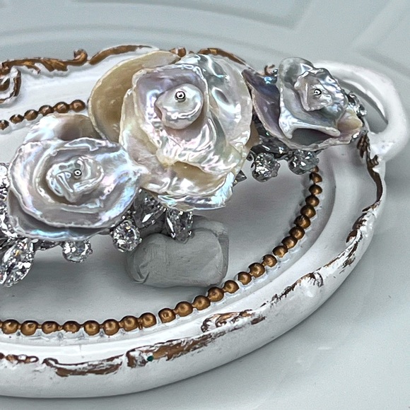 ๐ฅ๐ฅ Handmade Freshwater Keshi Pearl Flower ๐บ Crystal Hair Clip - Picture 4 of 5